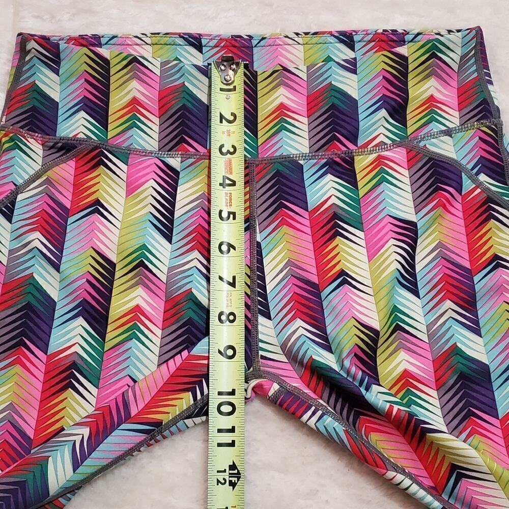 Fabletics Lima Capri Max-Compression Colorful Leggings, Size Medium- - Picture 10 of 12